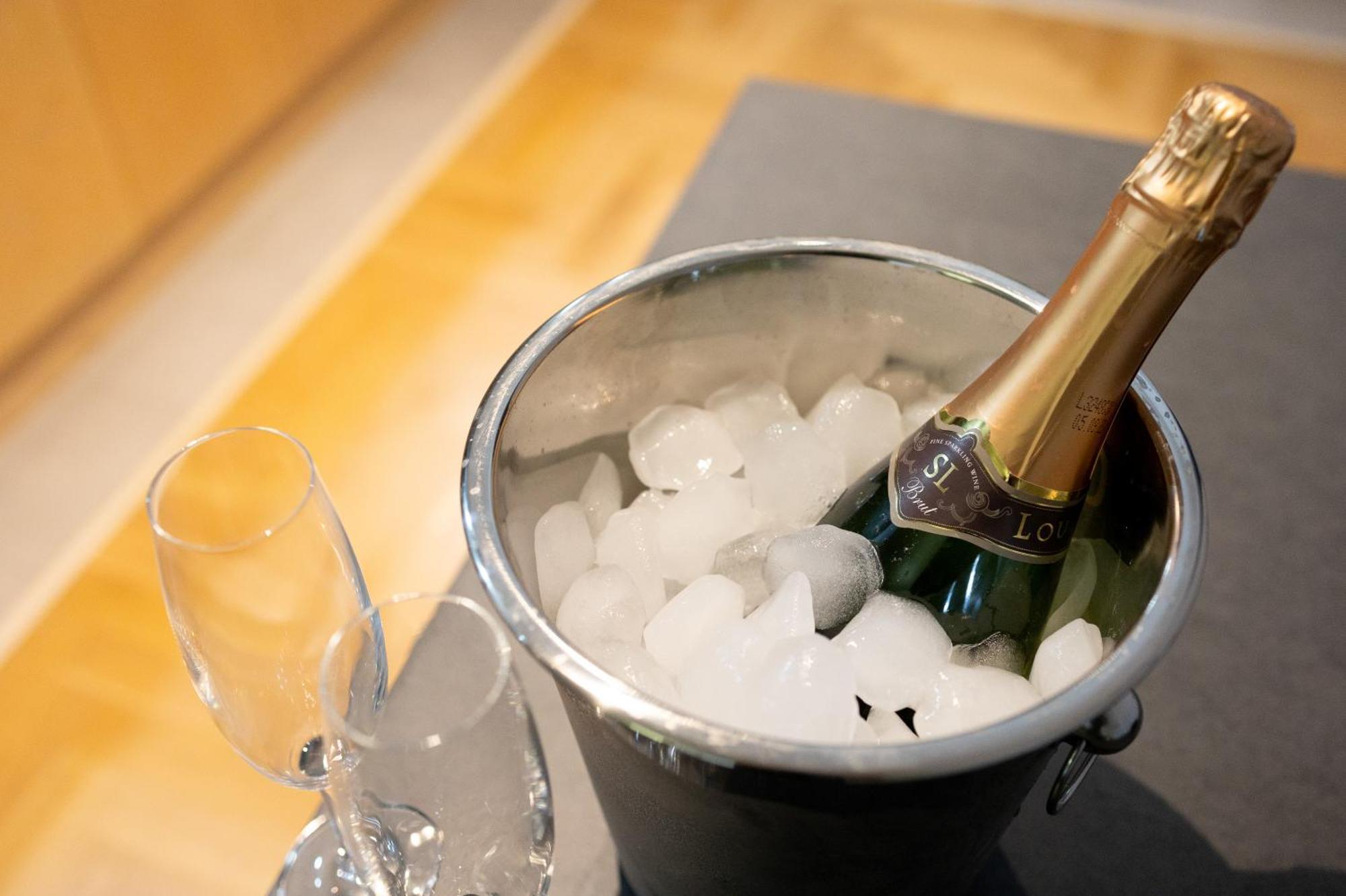Luxury 12-4 Apartament *